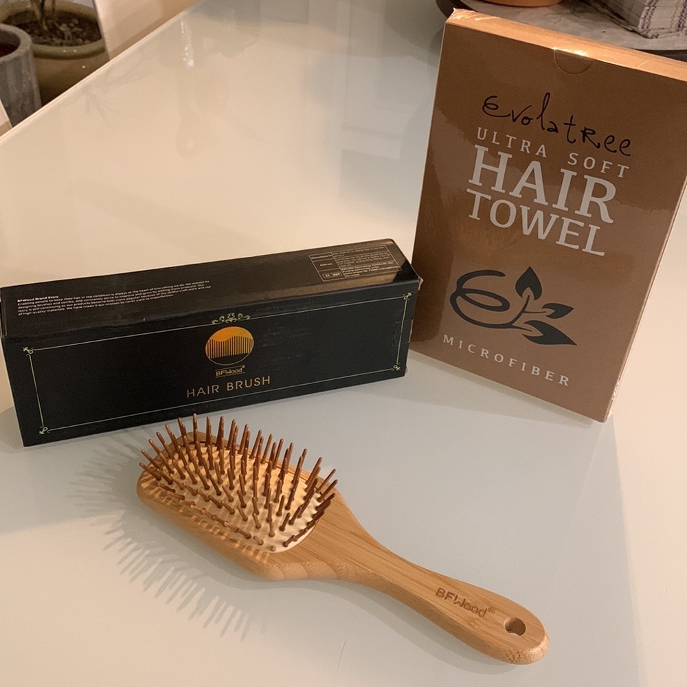 Hair brush and hair towel set
